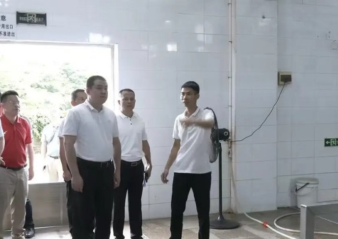 市委副書(shū)記、市長(zhǎng)劉偉調(diào)研市食品公司運(yùn)營(yíng)情況并督導(dǎo)校園食品安全工作